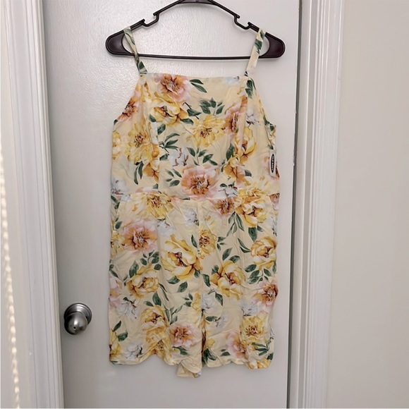 NWT Romper - Picture 2 of 3